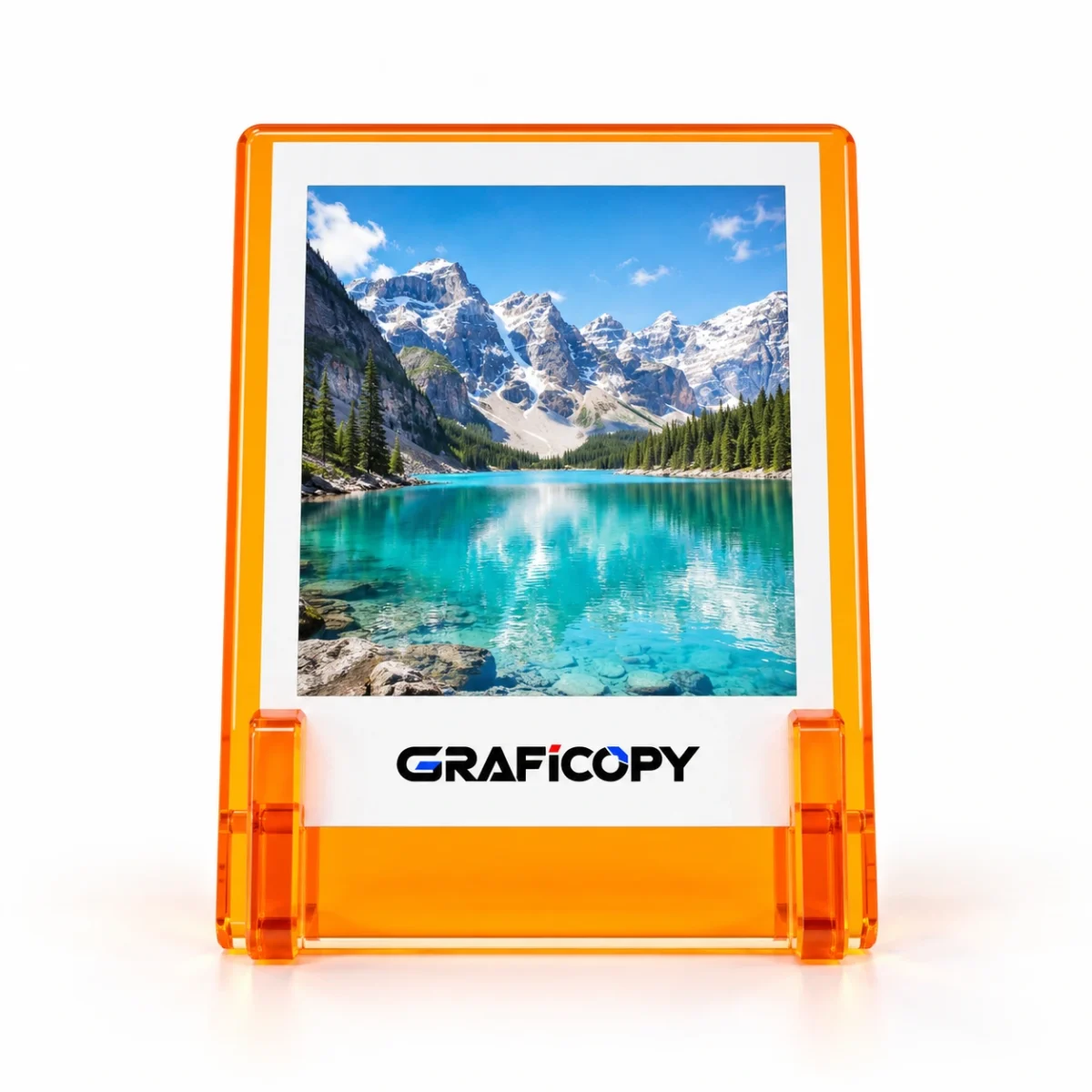 graficopy-turuncu-fotograf-tutucu-karsidan